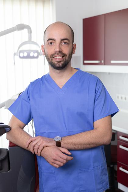 Dr. Uhlár Levente - Szájsebész Szakorvos